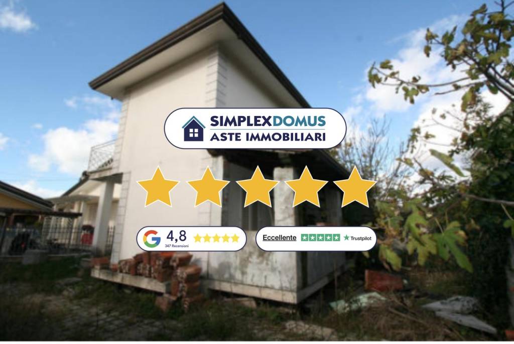 casa indipendente in vendita a Viareggio in zona Torre del Lago