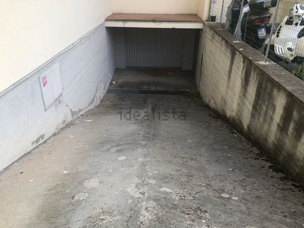 locale di sgombero in vendita a Viareggio