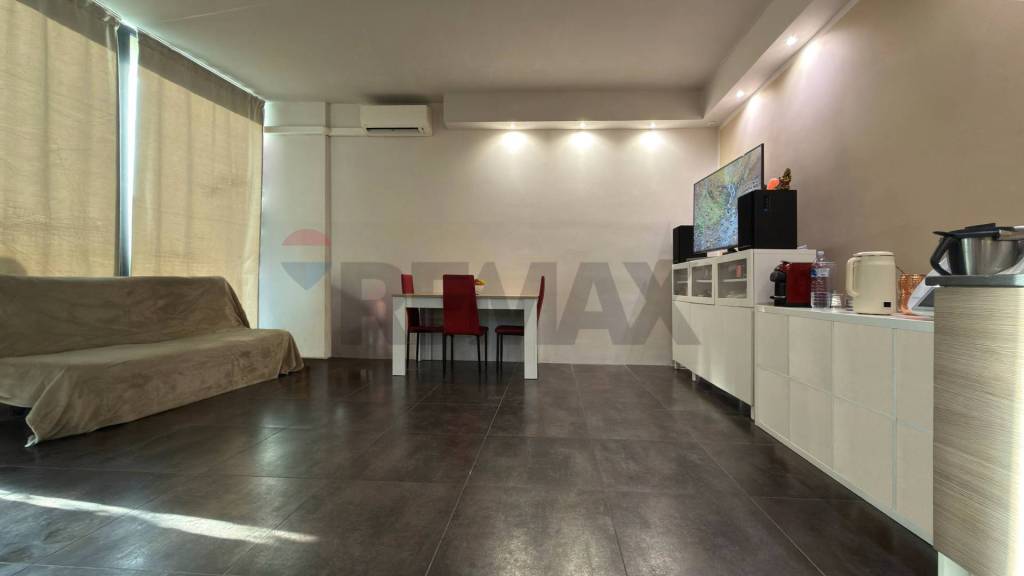 negozio in vendita a Viareggio in zona Migliarina