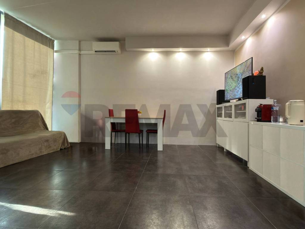 negozio in vendita a Viareggio in zona Migliarina