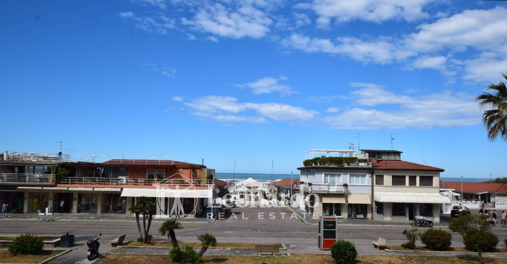 appartamento in vendita a Viareggio in zona Torre del Lago