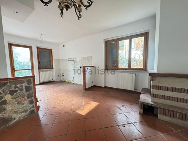 casa indipendente in vendita a Viareggio in zona Torre del Lago