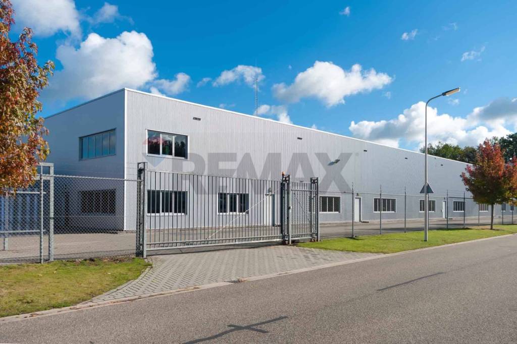 locale di sgombero in vendita a Viareggio in zona Centro Storico