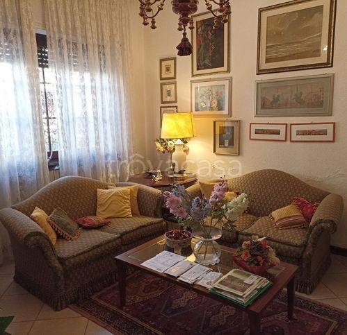 casa indipendente in vendita a Viareggio