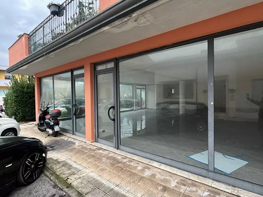 negozio in vendita a Viareggio