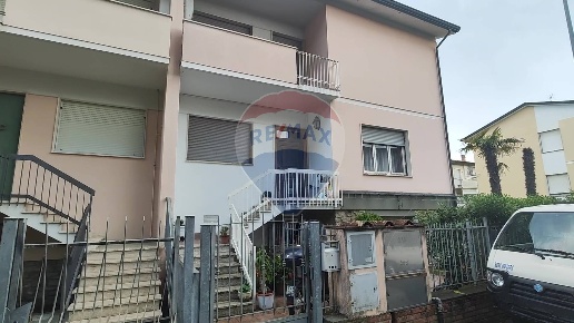 casa indipendente in vendita a Viareggio