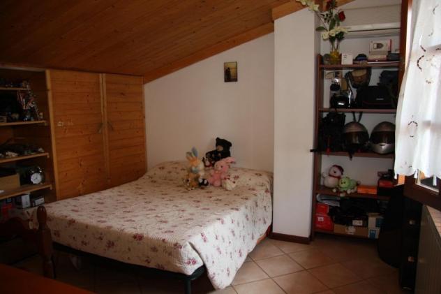 casa indipendente in vendita a Viareggio