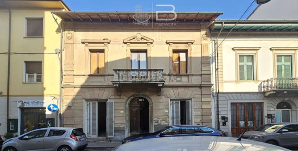 casa indipendente in vendita a Viareggio in zona Centro Storico