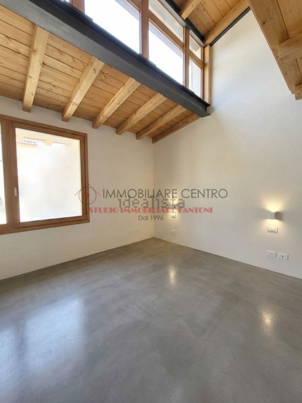 casa indipendente in vendita a Viareggio in zona Campo d'Aviazione