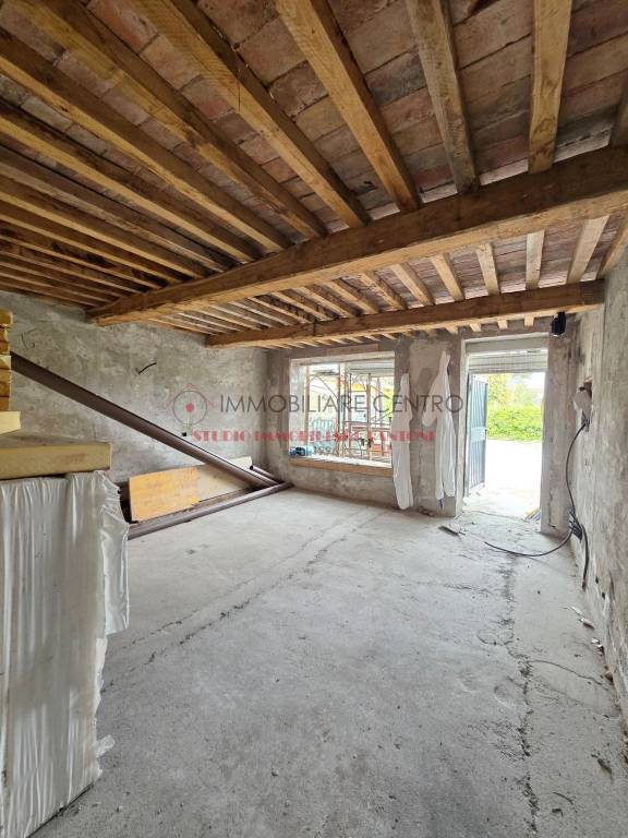 casa indipendente in vendita a Viareggio in zona Campo d'Aviazione