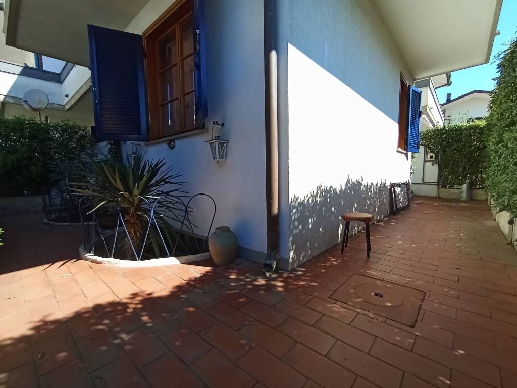 appartamento in vendita a Viareggio in zona Torre del Lago