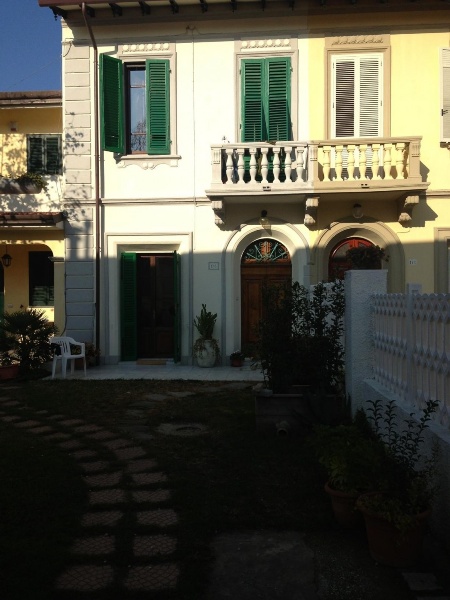casa indipendente in vendita a Viareggio in zona Torre del Lago