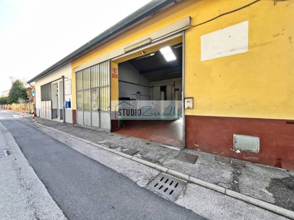 locale commerciale in vendita a Viareggio
