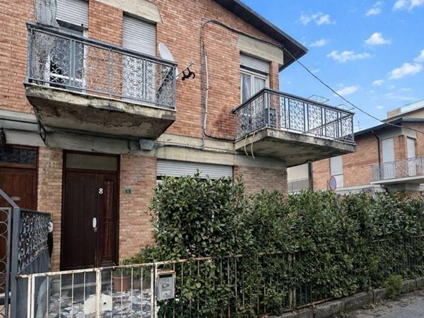 casa indipendente in vendita a Viareggio in zona Campo d'Aviazione