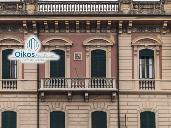 casa indipendente in vendita a Viareggio