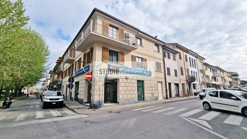 ufficio in vendita a Viareggio in zona Centro Storico