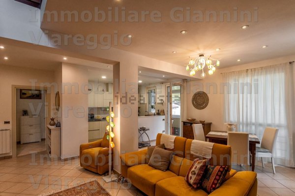 appartamento in vendita a Viareggio in zona Campo d'Aviazione