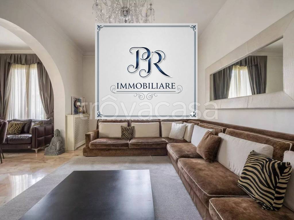 casa indipendente in vendita a Viareggio