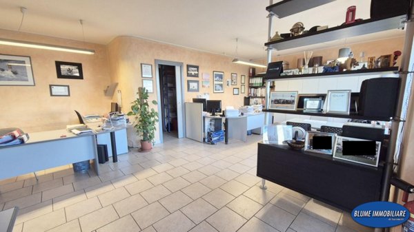 locale commerciale in vendita a Viareggio in zona Marco Polo