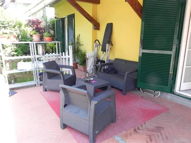 casa indipendente in vendita a Viareggio in zona Migliarina