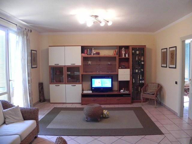 casa indipendente in vendita a Viareggio in zona Migliarina