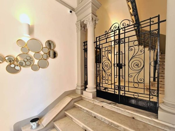 casa indipendente in vendita a Viareggio