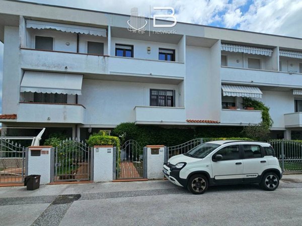 casa indipendente in vendita a Viareggio in zona Torre del Lago