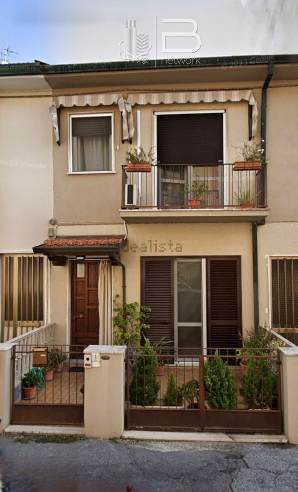 casa indipendente in vendita a Viareggio in zona Marco Polo