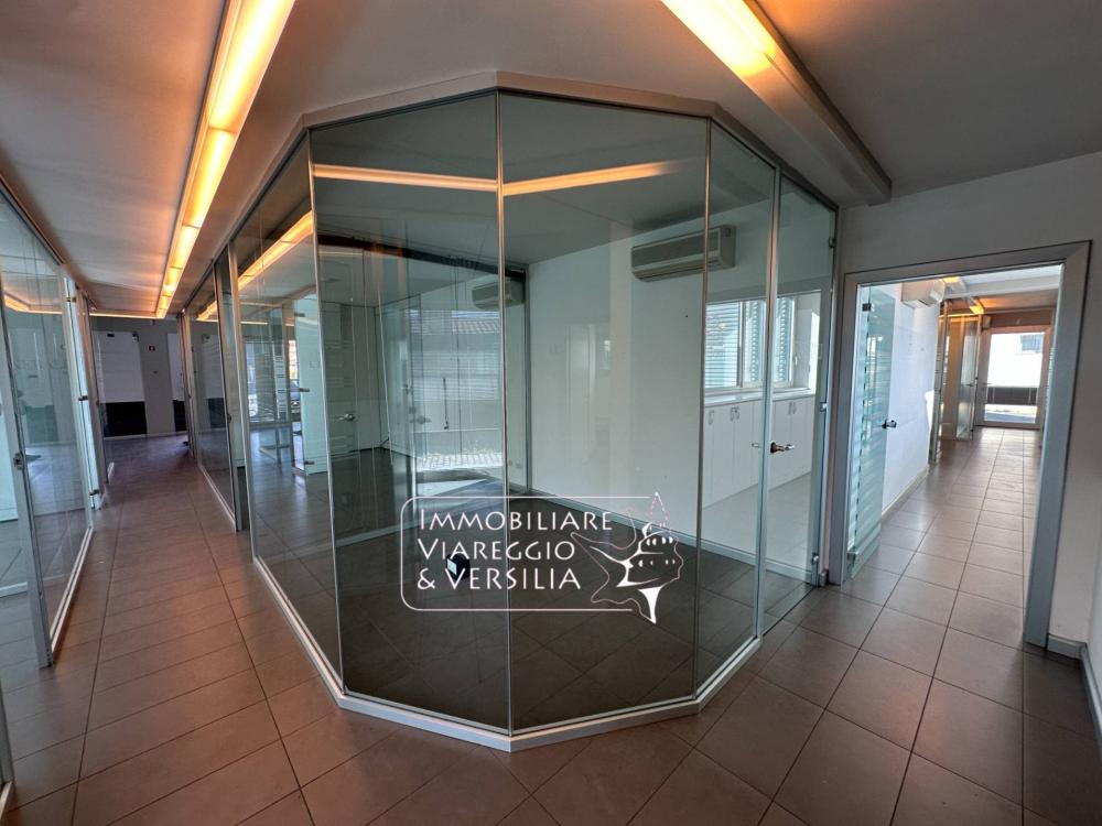 ufficio in vendita a Viareggio