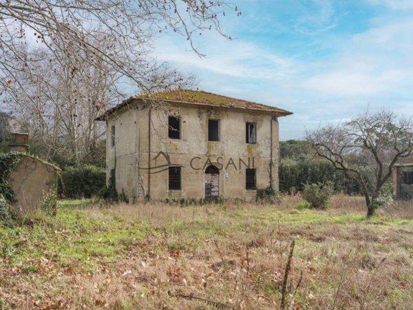 casa indipendente in vendita a Viareggio in zona Torre del Lago