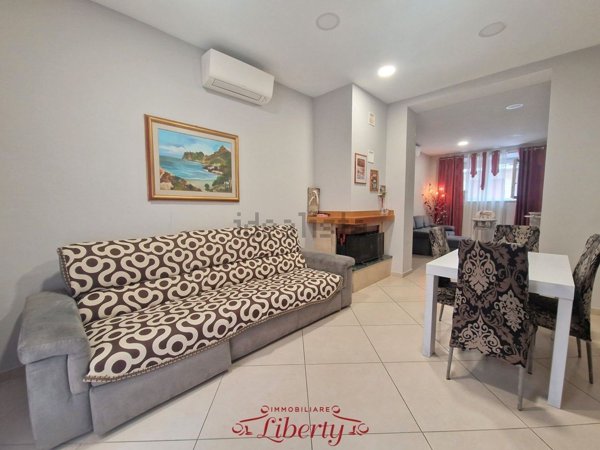 casa indipendente in vendita a Viareggio in zona Centro Storico