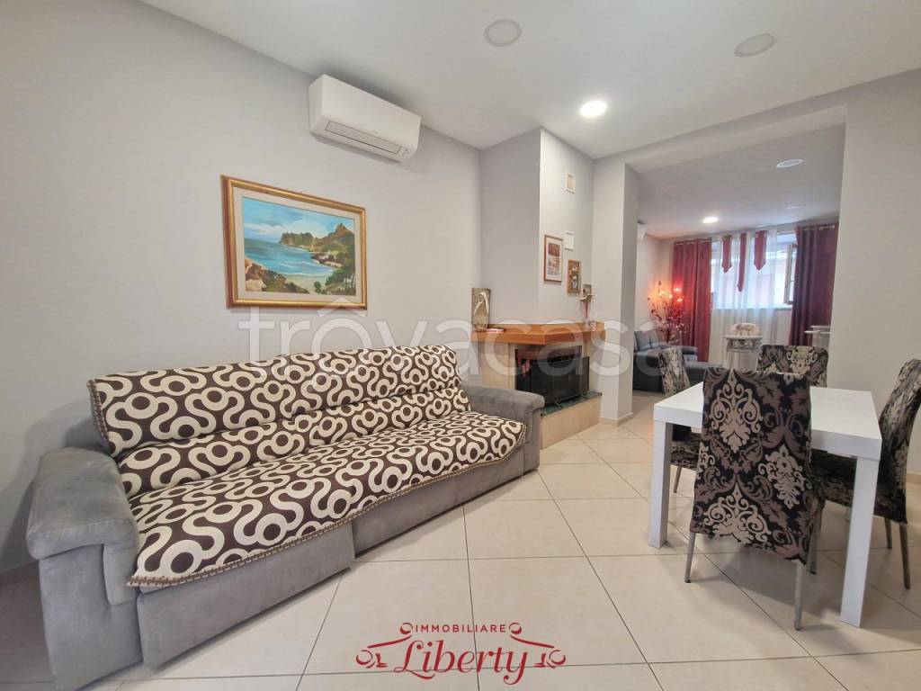 casa indipendente in vendita a Viareggio in zona Centro Storico