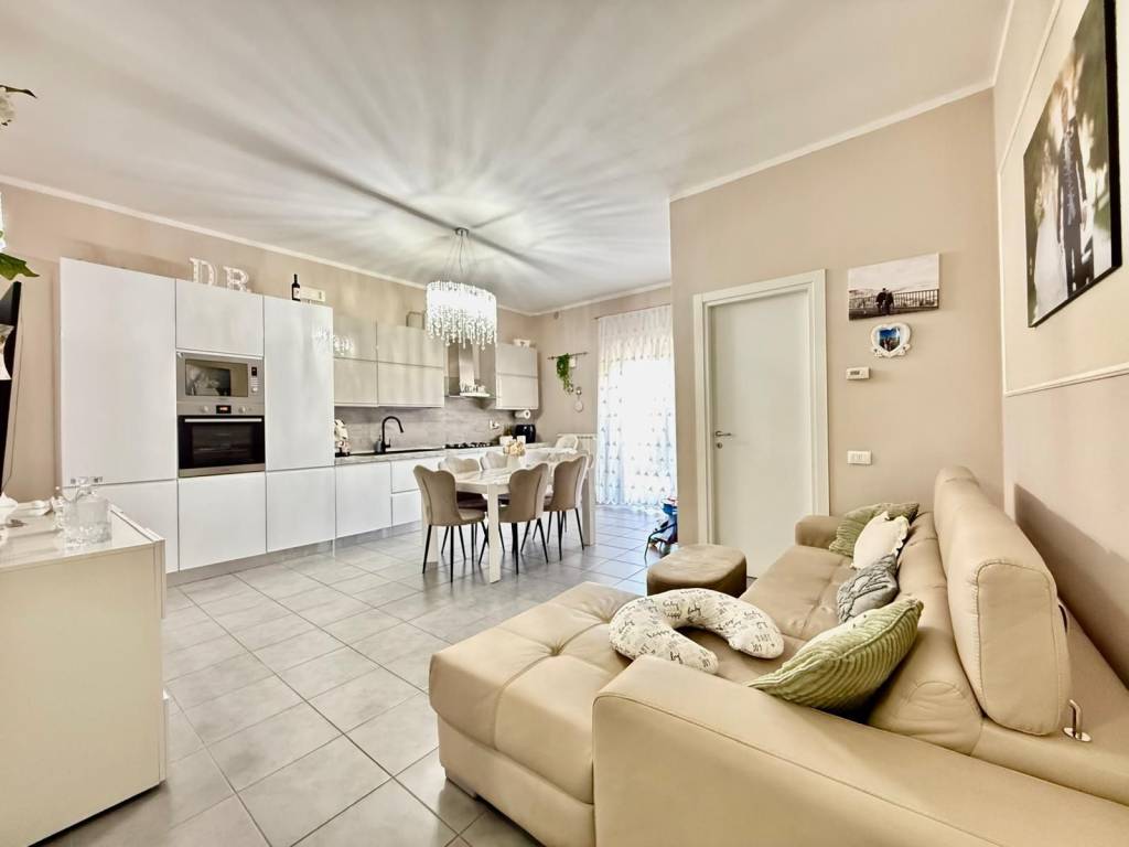 appartamento in vendita a Viareggio in zona Torre del Lago