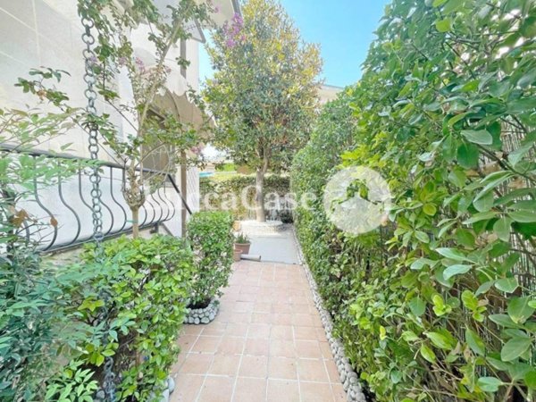 casa indipendente in vendita a Viareggio in zona Torre del Lago