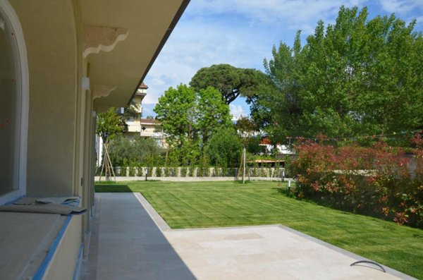 appartamento in vendita a Viareggio