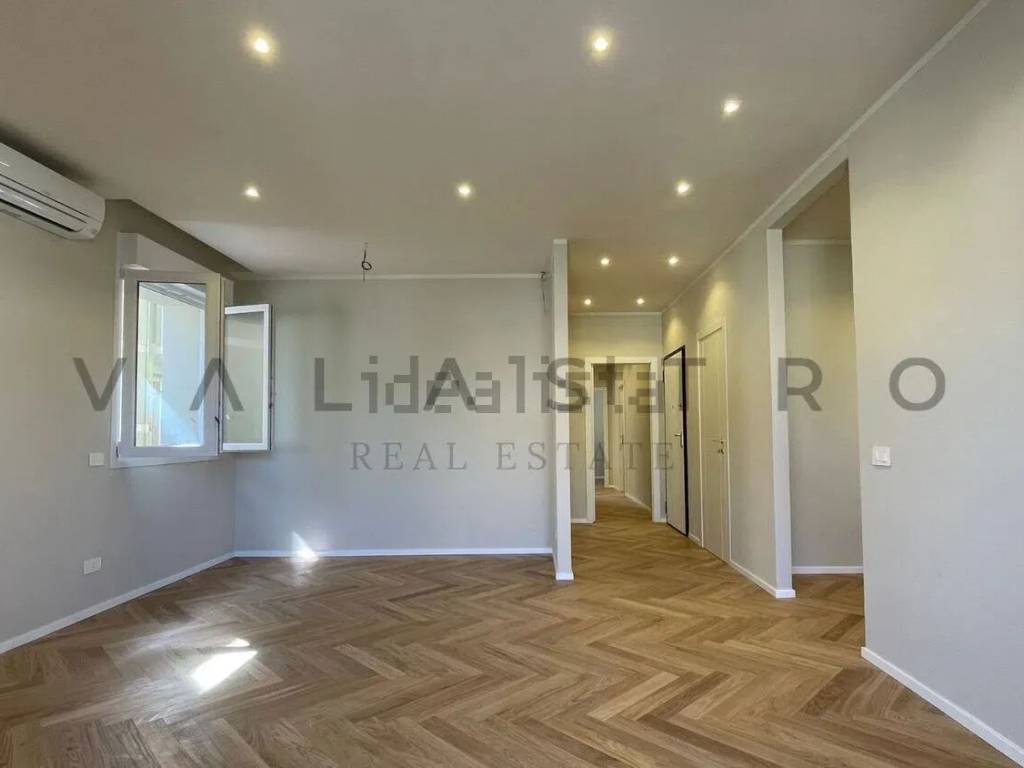 appartamento in vendita a Viareggio in zona Campo d'Aviazione