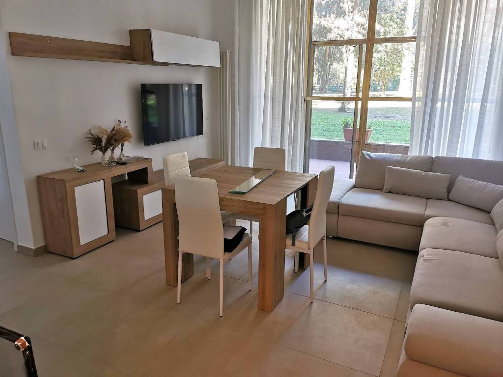 appartamento in vendita a Viareggio in zona Torre del Lago