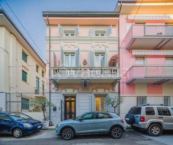 casa indipendente in vendita a Viareggio in zona Marco Polo