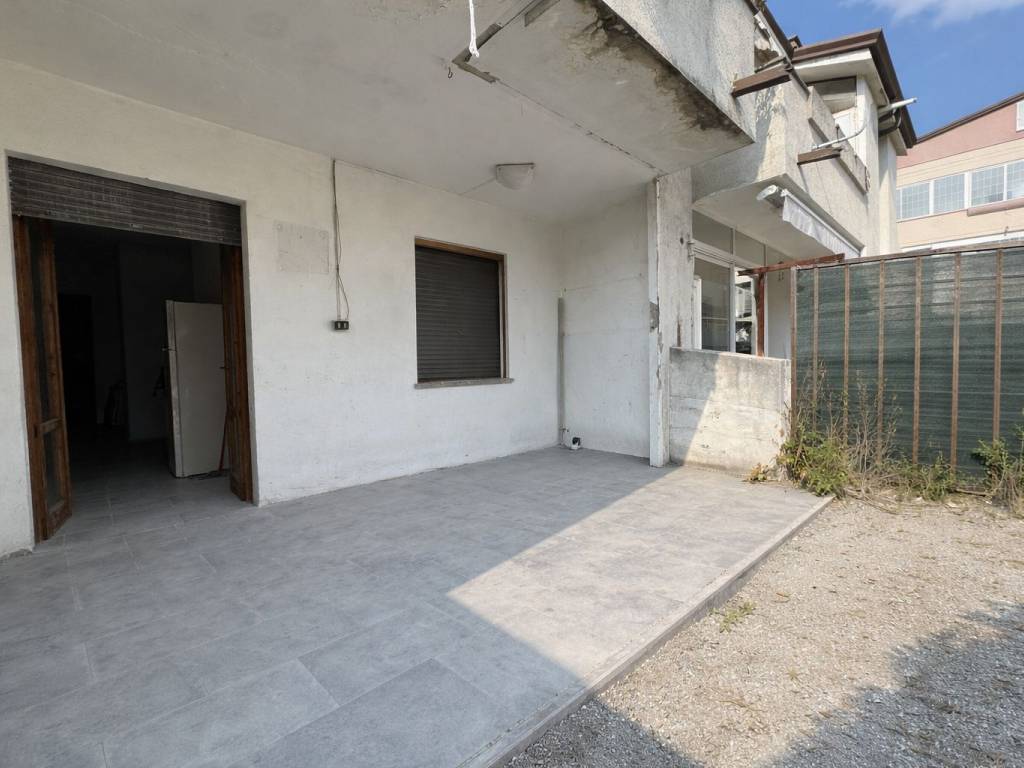 appartamento in vendita a Viareggio in zona Torre del Lago