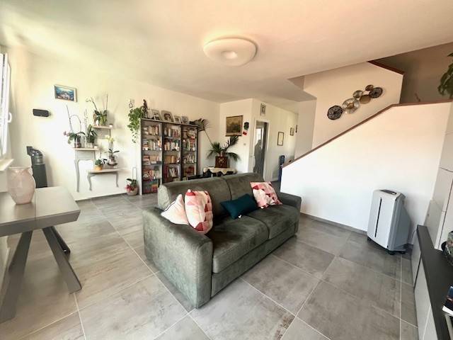 casa indipendente in vendita a Viareggio in zona Migliarina