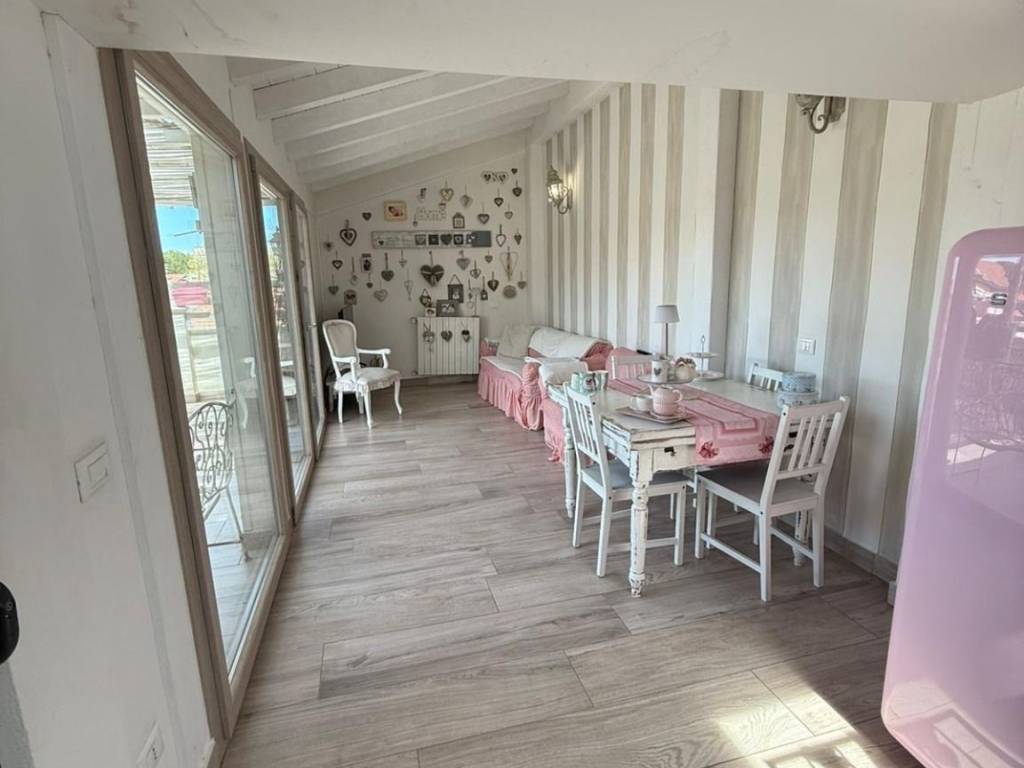 casa indipendente in vendita a Viareggio in zona Campo d'Aviazione