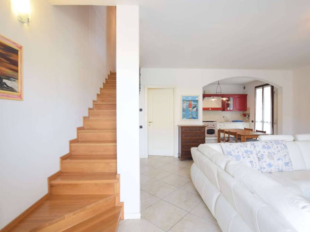 casa indipendente in vendita a Viareggio