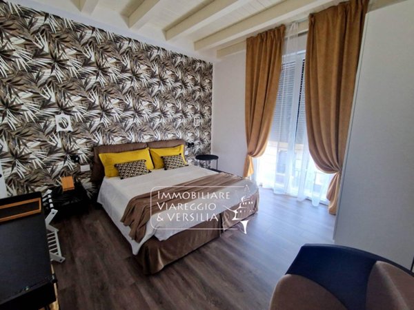 casa indipendente in vendita a Viareggio