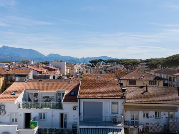appartamento in vendita a Viareggio in zona Campo d'Aviazione