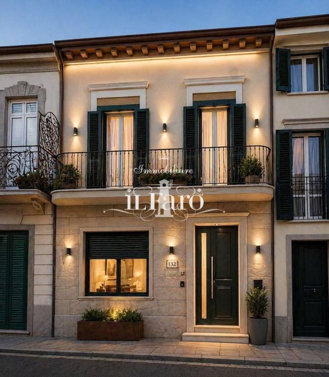casa indipendente in vendita a Viareggio in zona Centro Storico