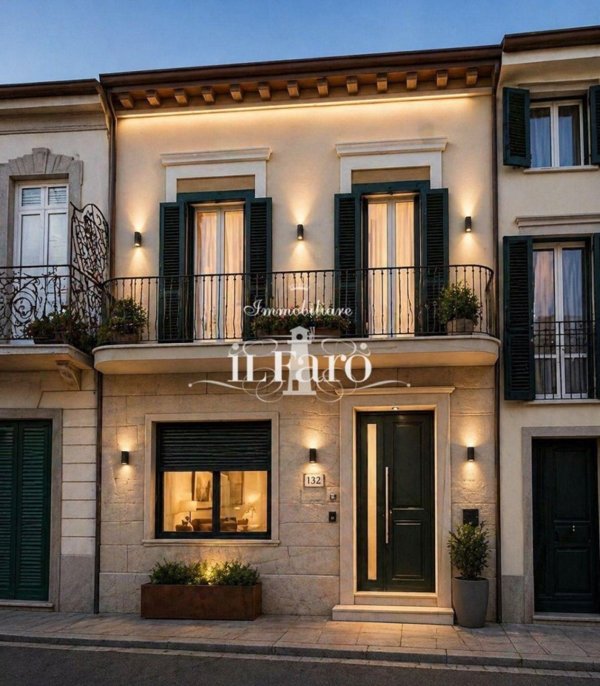 casa indipendente in vendita a Viareggio in zona Centro Storico