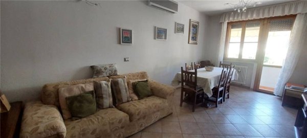 casa indipendente in vendita a Viareggio in zona Torre del Lago