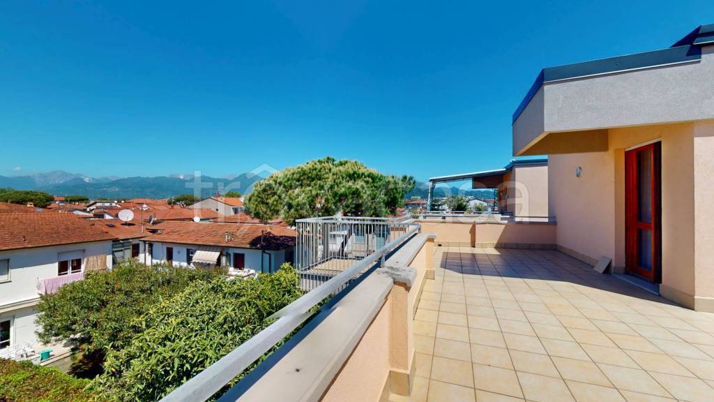 appartamento in vendita a Viareggio in zona Marco Polo