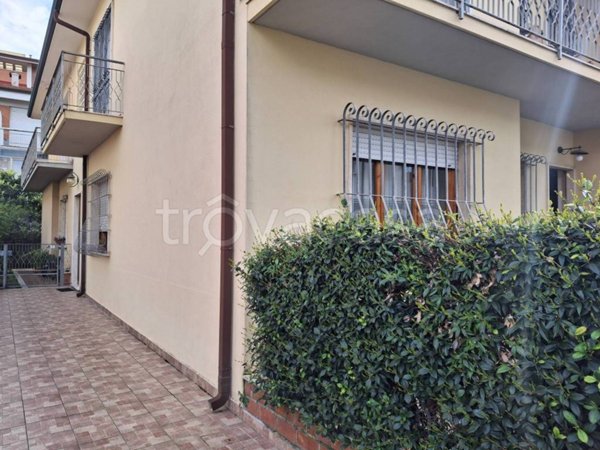 appartamento in vendita a Viareggio in zona Campo d'Aviazione