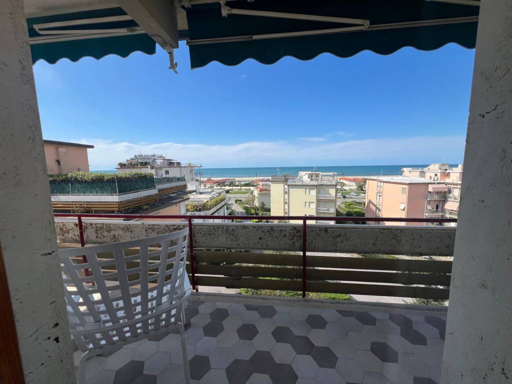 appartamento in vendita a Viareggio in zona Fossa dell'Abate